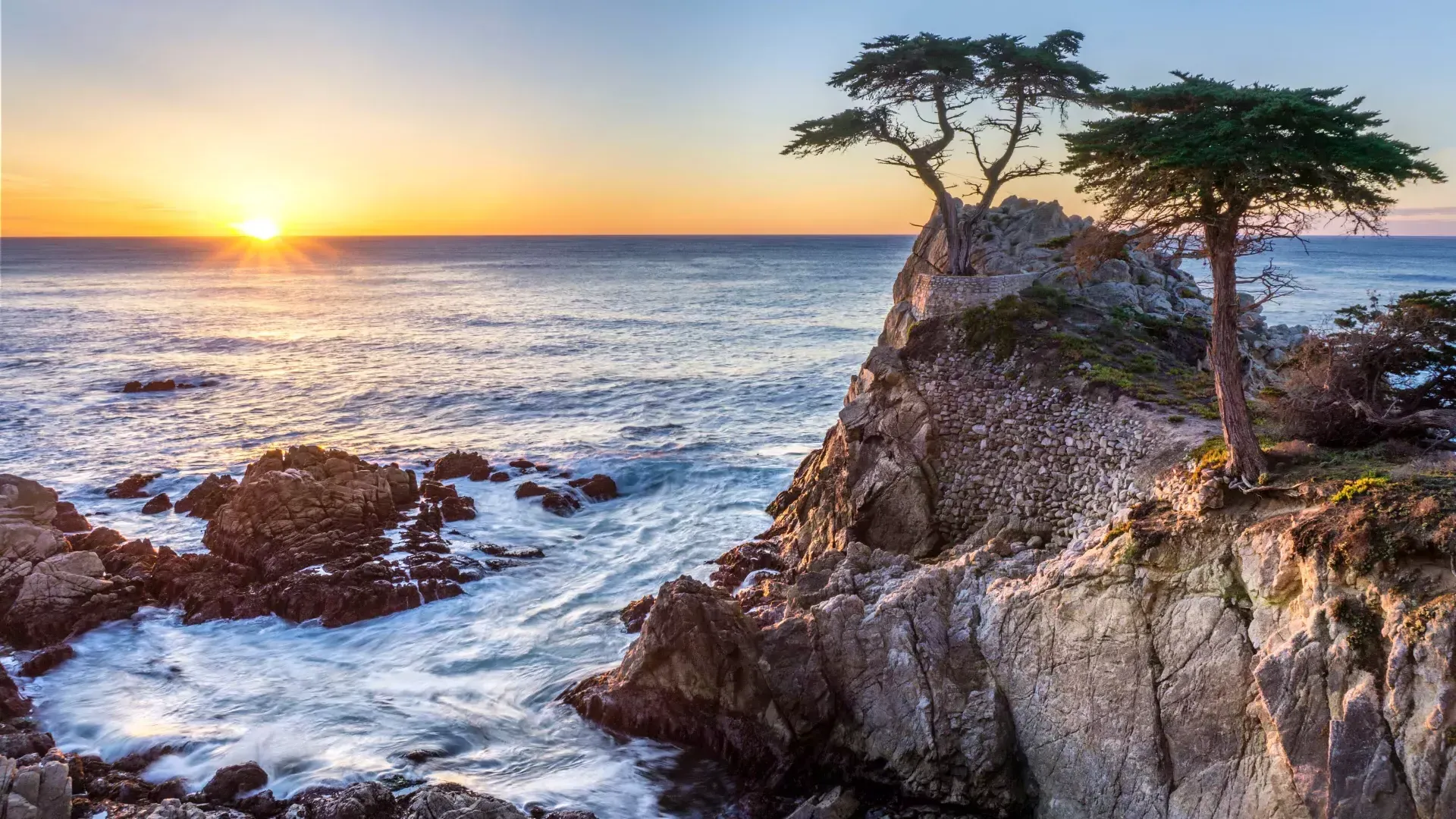 Le littoral du comté de Monterey.