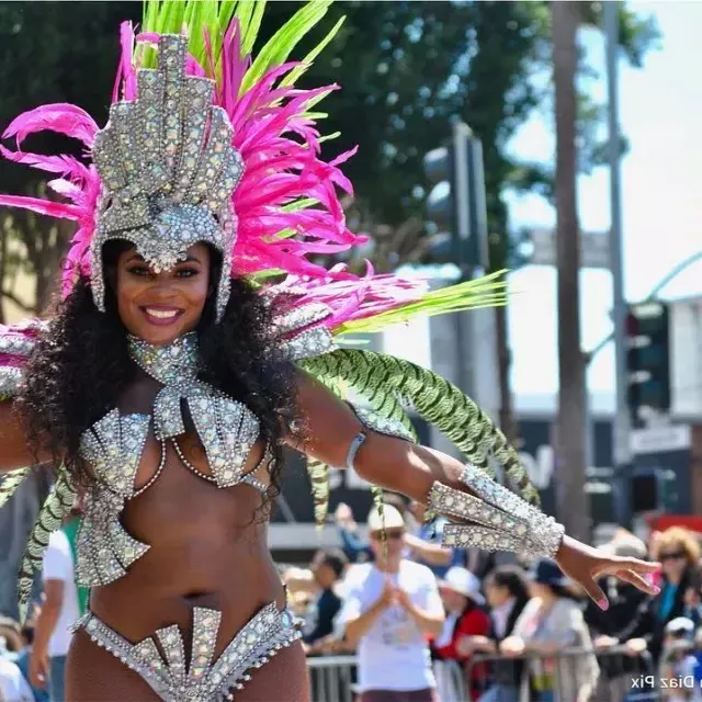 Dançarina de carnaval na Mission